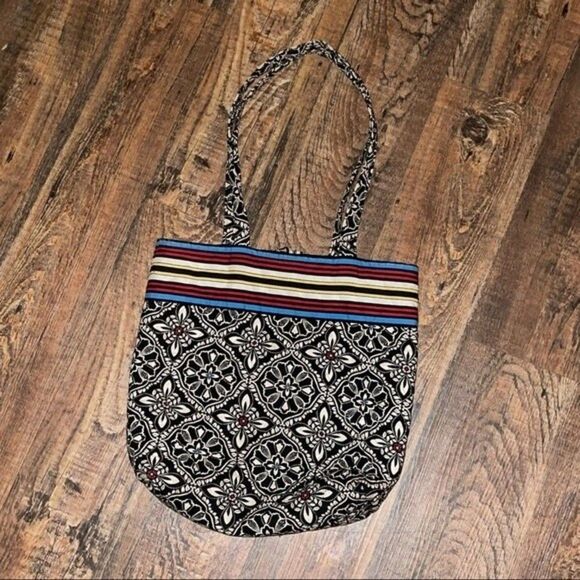 Vera Bradley - Picture 4 of 9